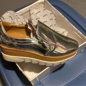 Retro Silver Platform Slip-On Shoes Qupid size 6 new